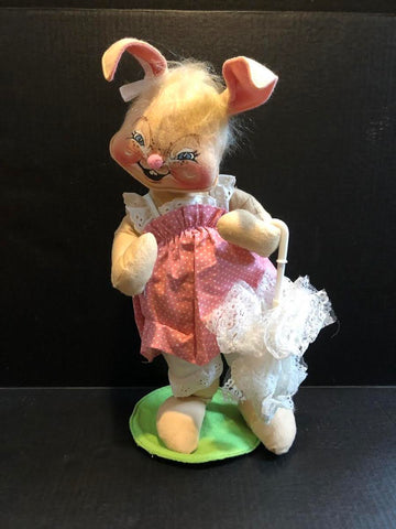 1989 ANNALEE LARGE 21" FEMALE EASTER RABBIT WITH UMBRELLA FIGURINE DOLL