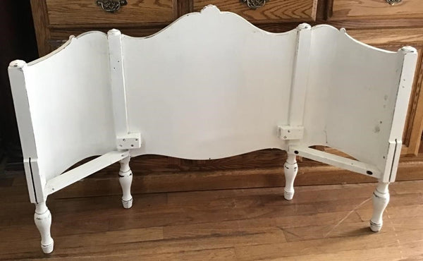 ANTIQUE WHITE FRENCH FOOT BOARD FIREPLACE SCREEN