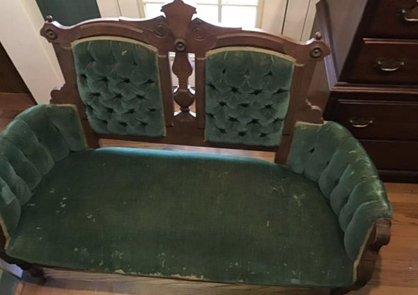 ANTIQUE EASTLAKE GREEN CRUSHED VELVET SETTEE