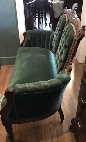 ANTIQUE EASTLAKE GREEN CRUSHED VELVET SETTEE