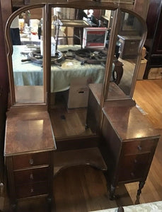 VINTAGE CAVALIER FURNITURE MIRRORED VANITY