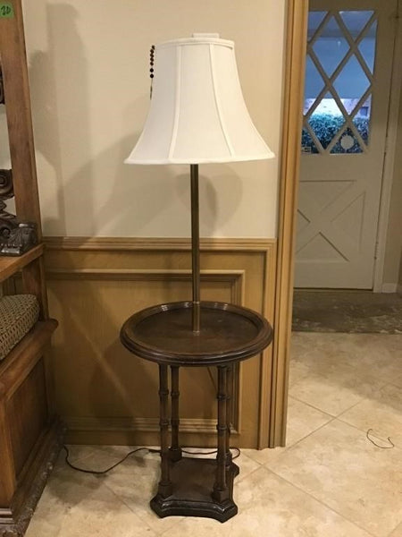VINTAGE WOODED FLOOR STIFFEL LAMP (WORKING CONDITION)
