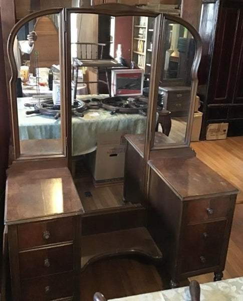 VINTAGE CAVALIER FURNITURE MIRRORED VANITY