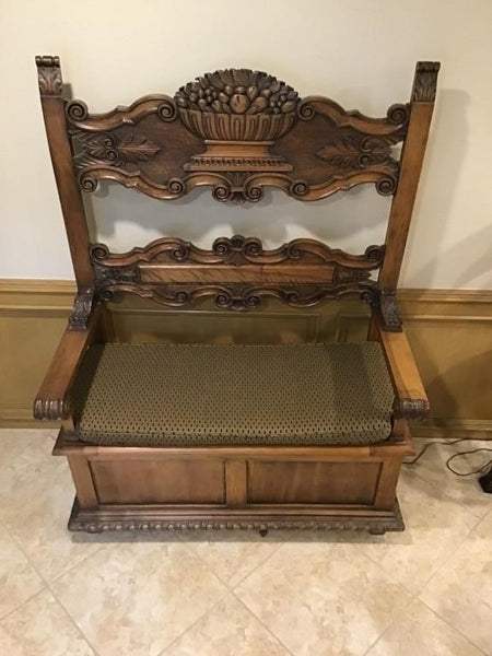 BEAUTIFUL LARGE ANTIQUE PARSON'S STORAGE BENCH