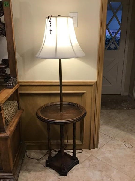 VINTAGE WOODED FLOOR STIFFEL LAMP (WORKING CONDITION)