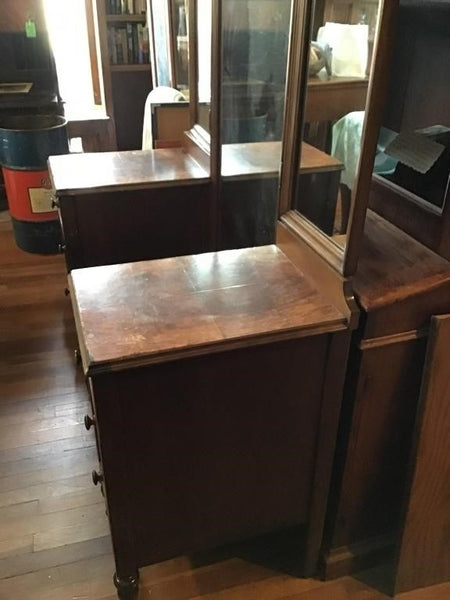 VINTAGE CAVALIER FURNITURE MIRRORED VANITY