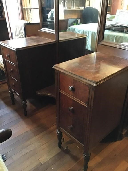 VINTAGE CAVALIER FURNITURE MIRRORED VANITY