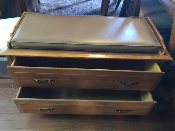 VINTAGE SEATED CHEST OF DRAWERS WITH CUSHION