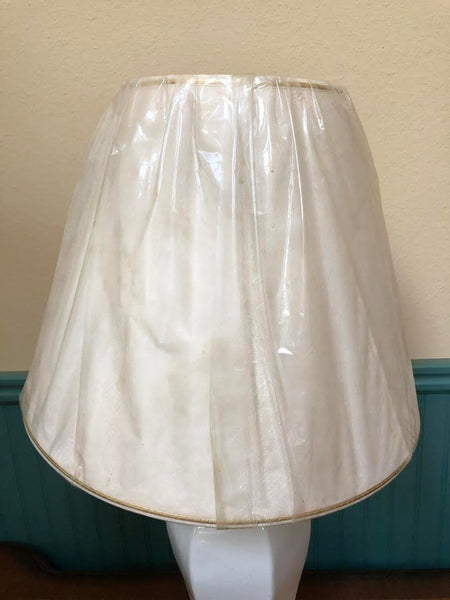 NICE WHITE PORCELAIN LAMP WITH SHADE (WORKS!)