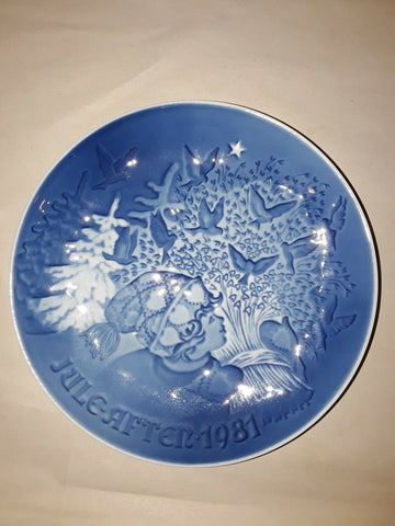 1981, Bing & Grondahl B&G Christmas Plate Jul After Christmas Peace 7"