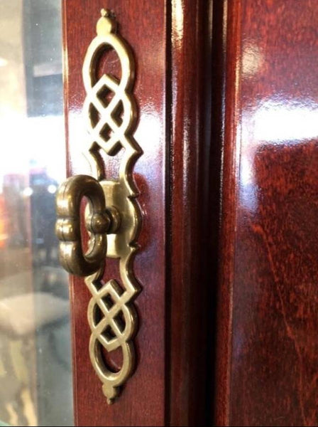 MAHOGANY LIGHTED CHINA CABINET