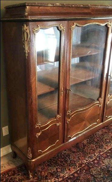 BEAUTIFUL FRENCH STYLE ORNATE DESIGN MARBLE TOP DISPLAY CASE CABINET