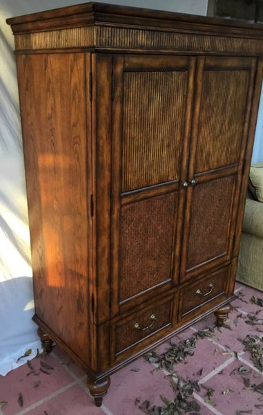 WOODEN ENTERTAINMENT CABINET WITH A BAMBOO LOOK