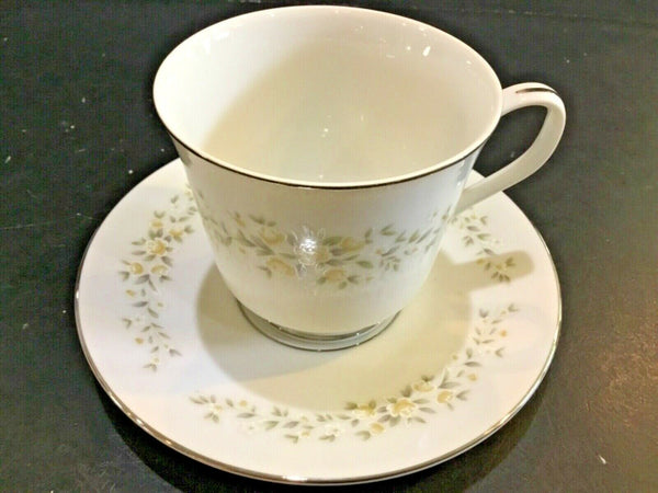 Set of (4) Crown Victoria China Carolyn Footed Cups and Saucers