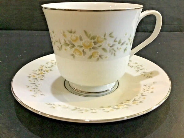 Set of (4) Crown Victoria China Carolyn Footed Cups and Saucers