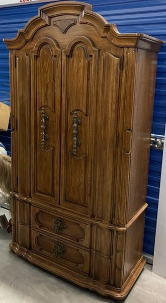 VERY NICE SOLID WOOD WARDROBE ARMOIRE