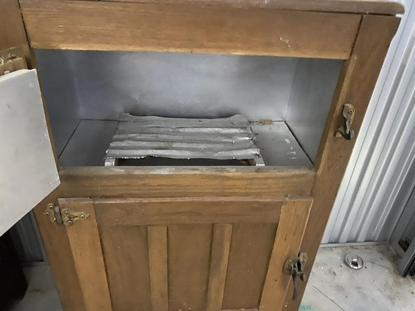 ANTIQUE WOODEN ICE BOX