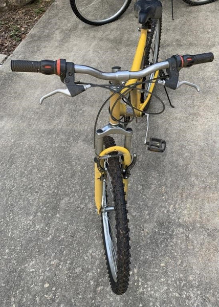 21-SPEED YELLOW SNAPPLE PROMOTIONAL MOUNTAIN BICYCLE BIKE