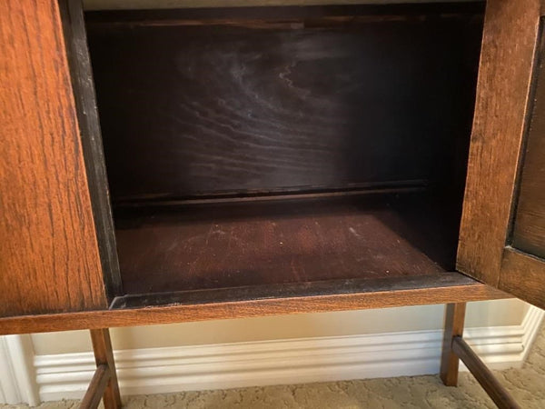 ANTIQUE MARBLE TOP WASH STAND WITH TOWEL BAR ON THE SIDE