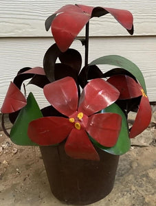 METAL YARD ART RED FLOWER IN POT DISPLAY